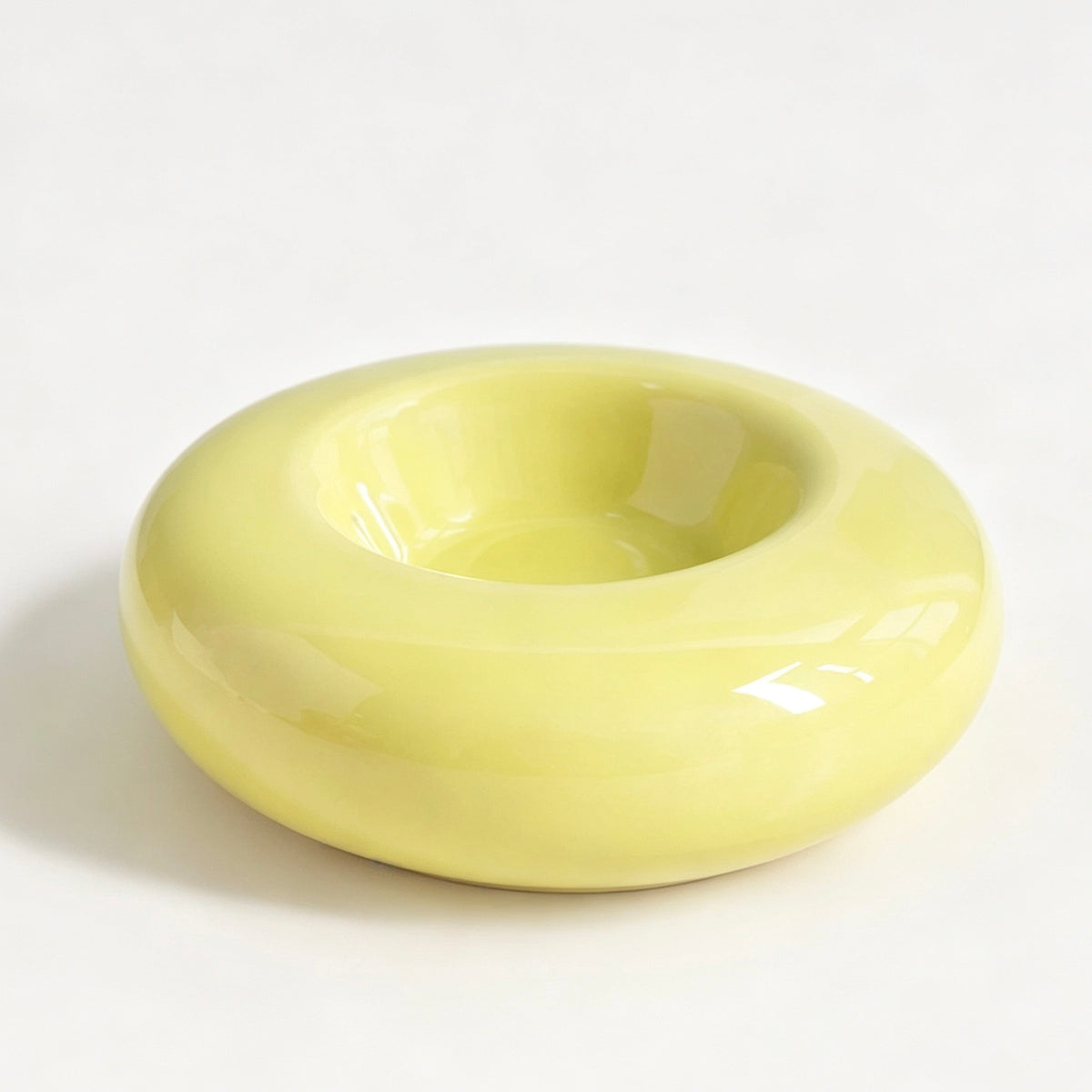 Ceramic Bagel Bowl for Cats, Wide Rim Whisker-Friendly Cat Bowl
