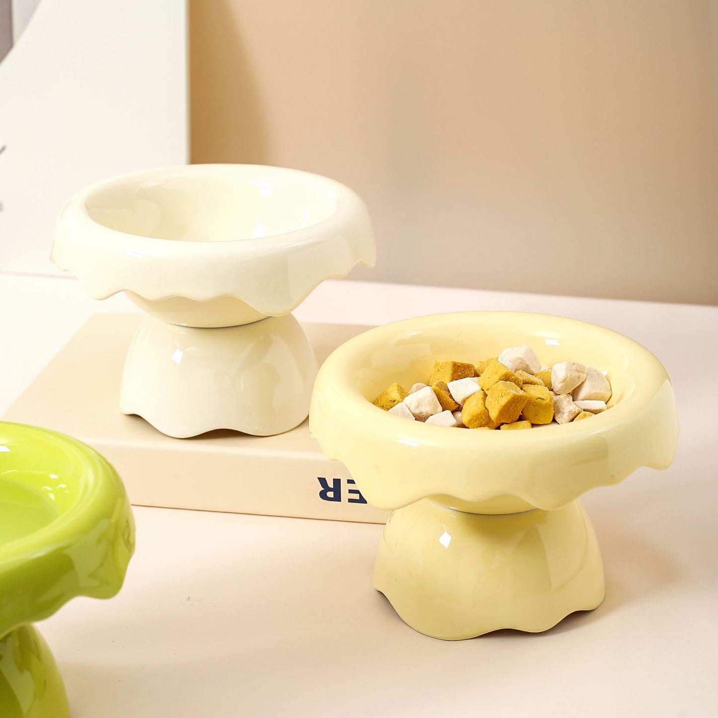 Ceramic Elevated Cat Bowl, Whisker Friendly Raised Cat Food Bowl for Food and Water, Cat Feeding Bowl