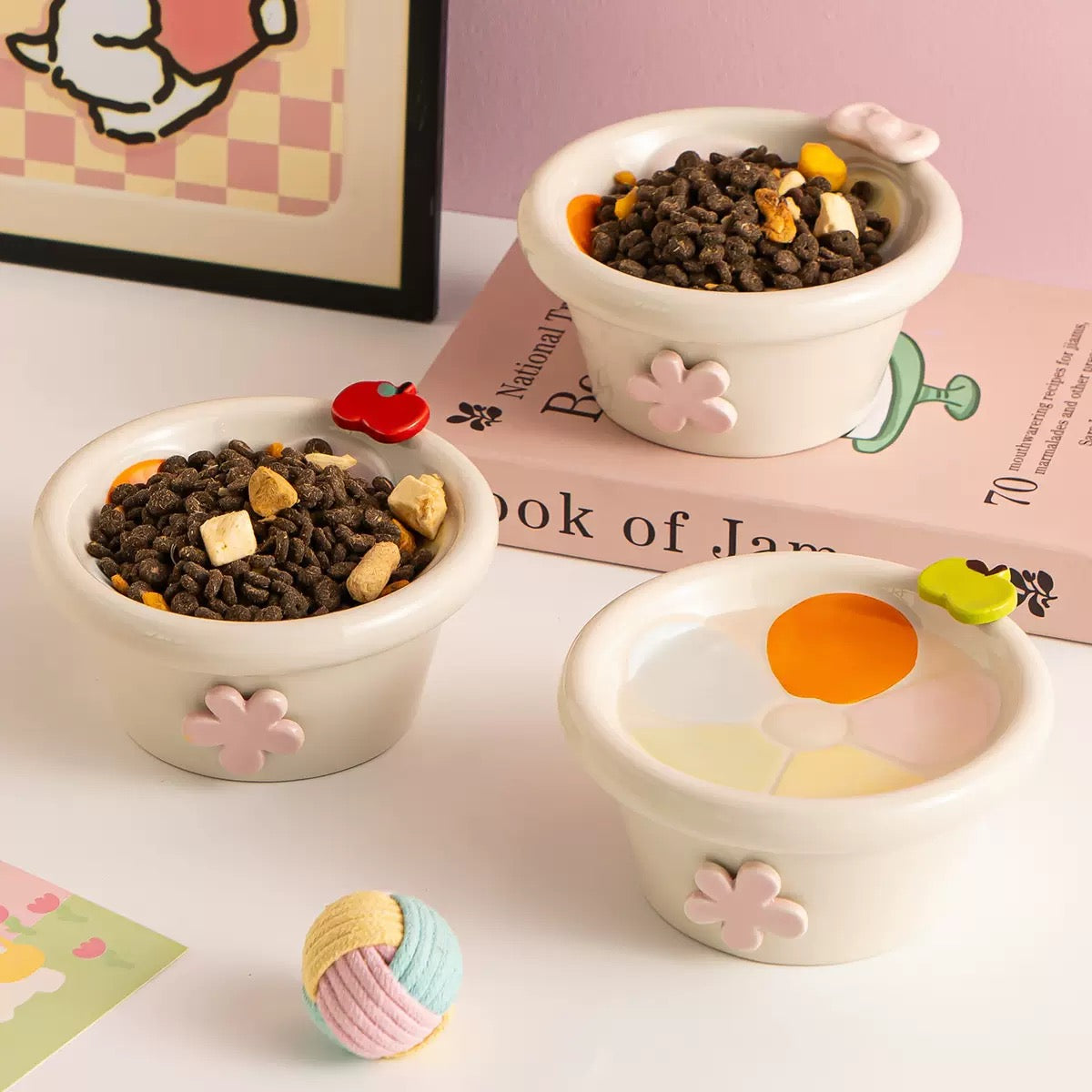 Daisy Petal Elevated Ceramic Cat Bowl – Whisker-Friendly Raised Pet Dish